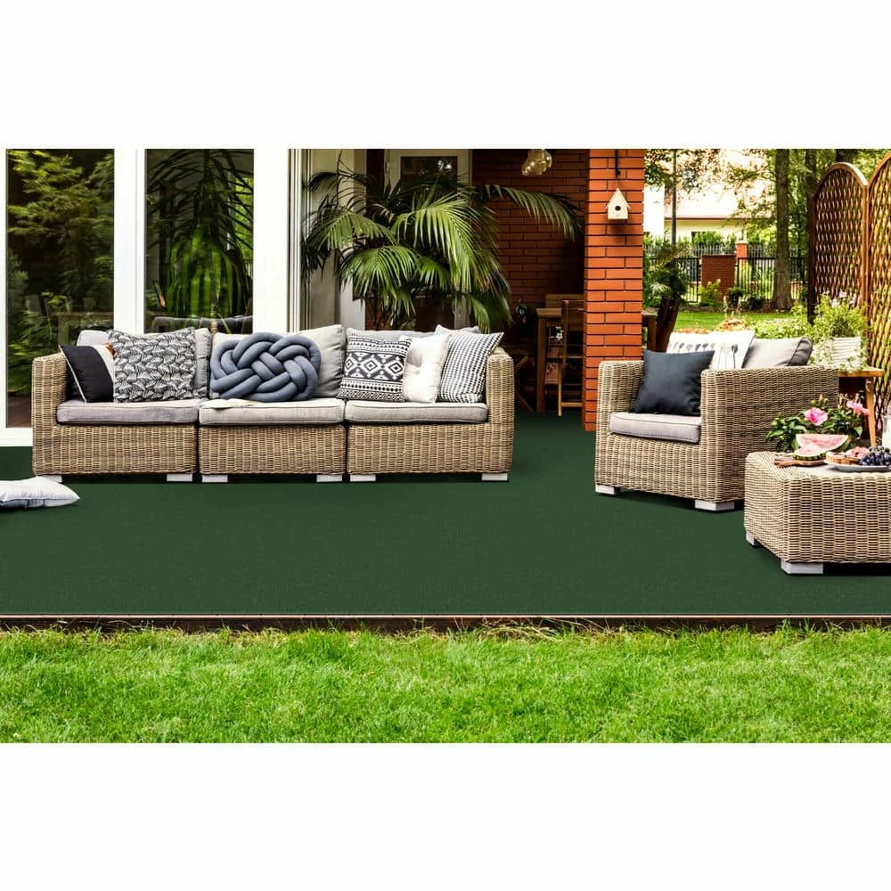 TrafficMaster Vantage 6 ft. x 100 ft. Ivy Green Artificial Grass Carpet 2 TrafficMaster Vantage 6 ft. x 100 ft. Ivy Green Artificial Grass Carpet - Image 2